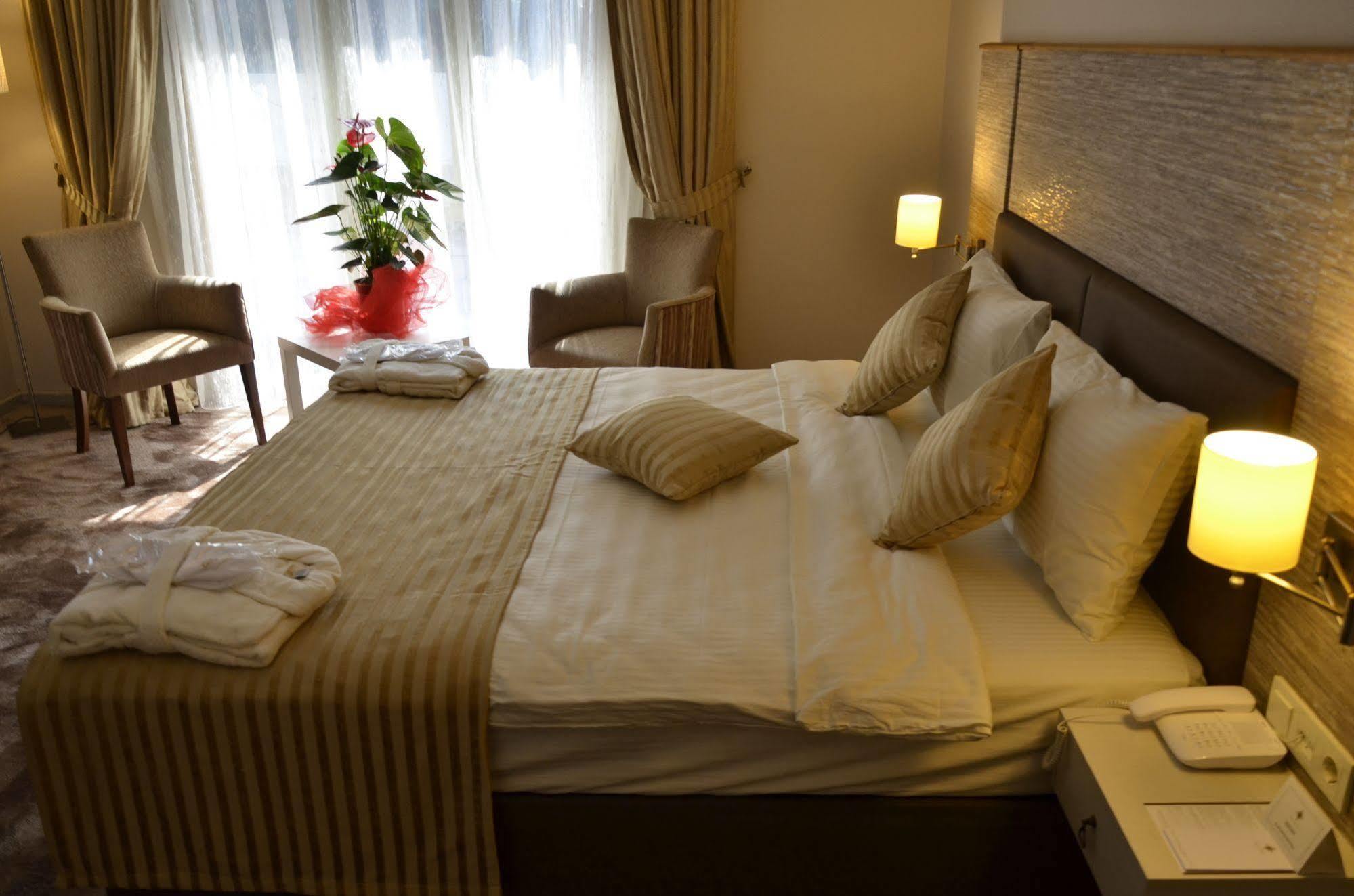 Otel Orya 2*